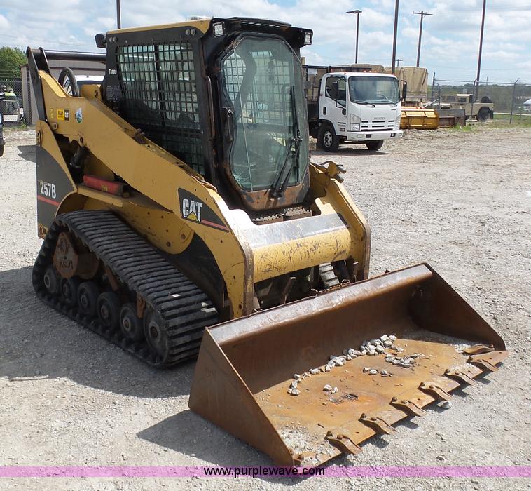 image for item K7983 2005 Caterpillar 257B skid steer