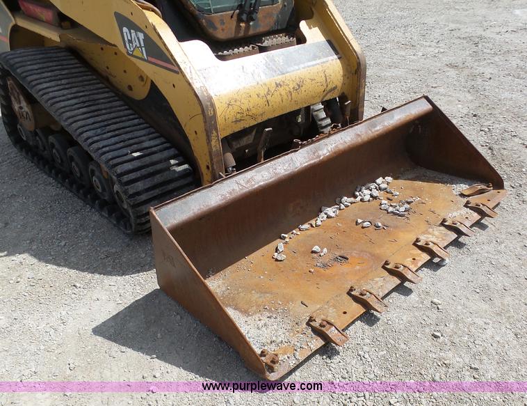 image for item K7983 2005 Caterpillar 257B skid steer