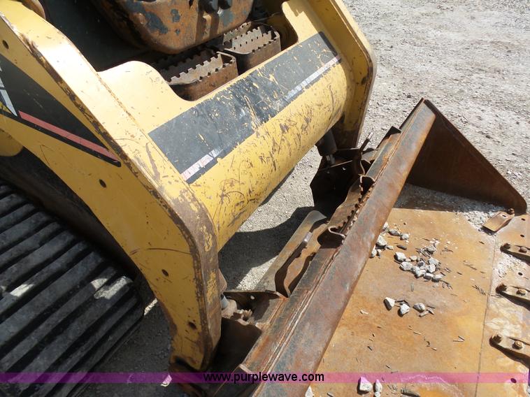 image for item K7983 2005 Caterpillar 257B skid steer