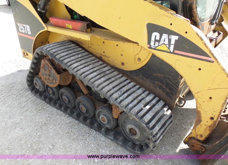image for item K7983 2005 Caterpillar 257B skid steer