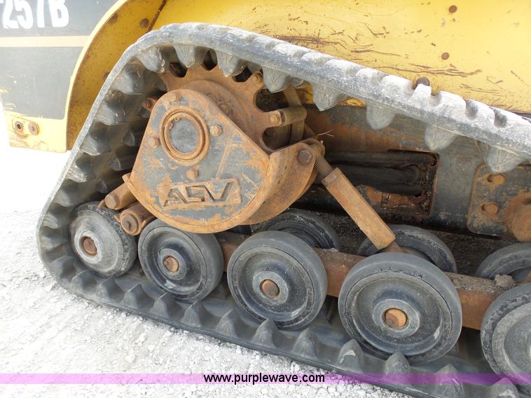 image for item K7983 2005 Caterpillar 257B skid steer