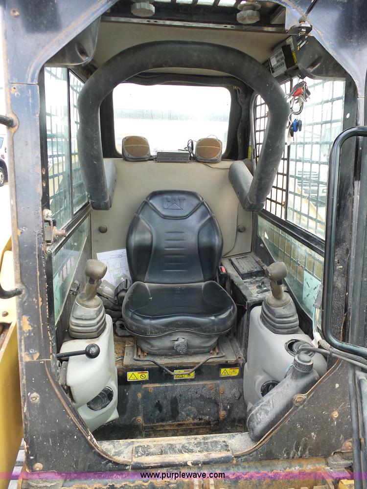 image for item K7983 2005 Caterpillar 257B skid steer