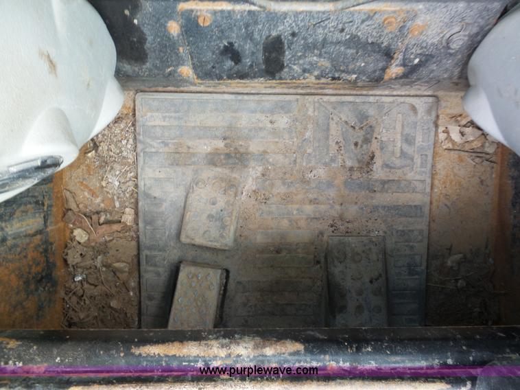 image for item K7983 2005 Caterpillar 257B skid steer