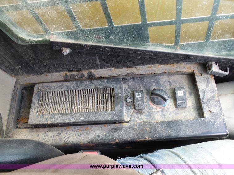 image for item K7983 2005 Caterpillar 257B skid steer