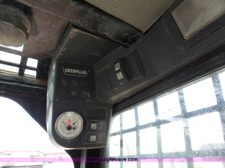 image for item K7983 2005 Caterpillar 257B skid steer