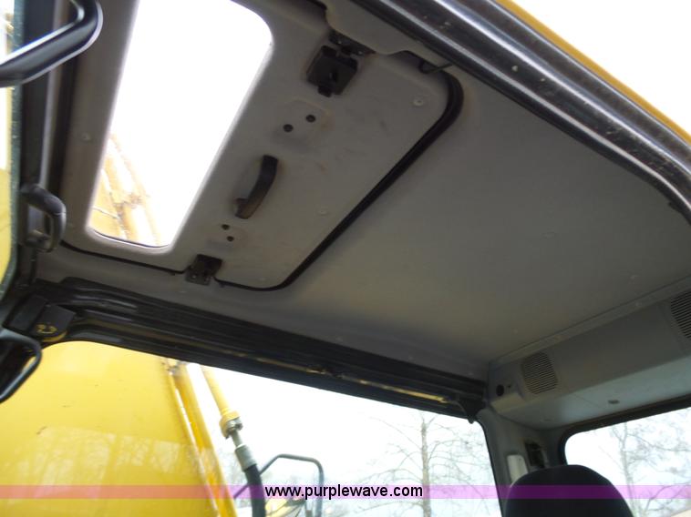 image for item K7998 2009 Komatsu PC160LC excavator