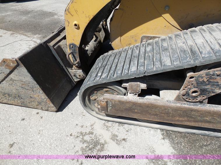 image for item L3161 2003 Caterpillar 277 skid steer