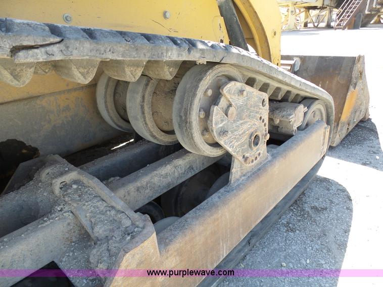 image for item L3161 2003 Caterpillar 277 skid steer