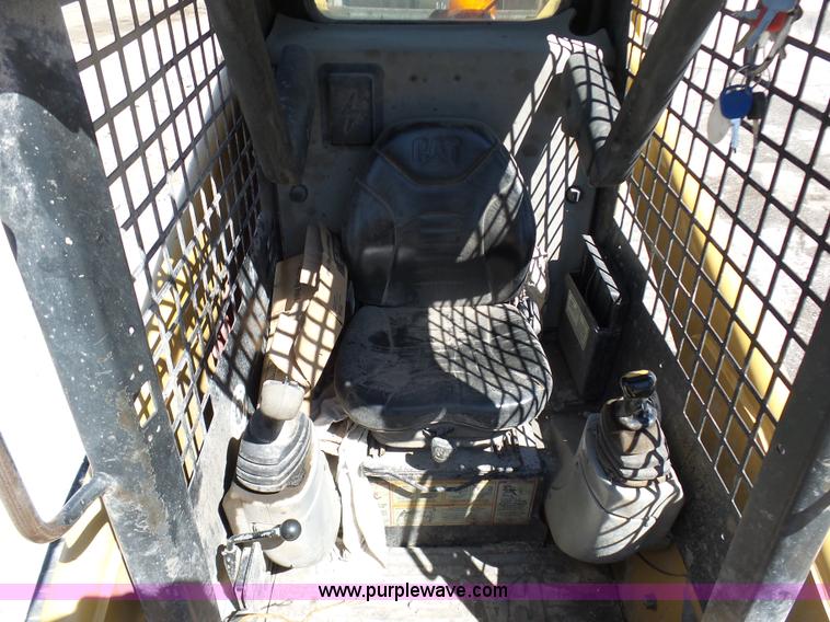 image for item L3161 2003 Caterpillar 277 skid steer