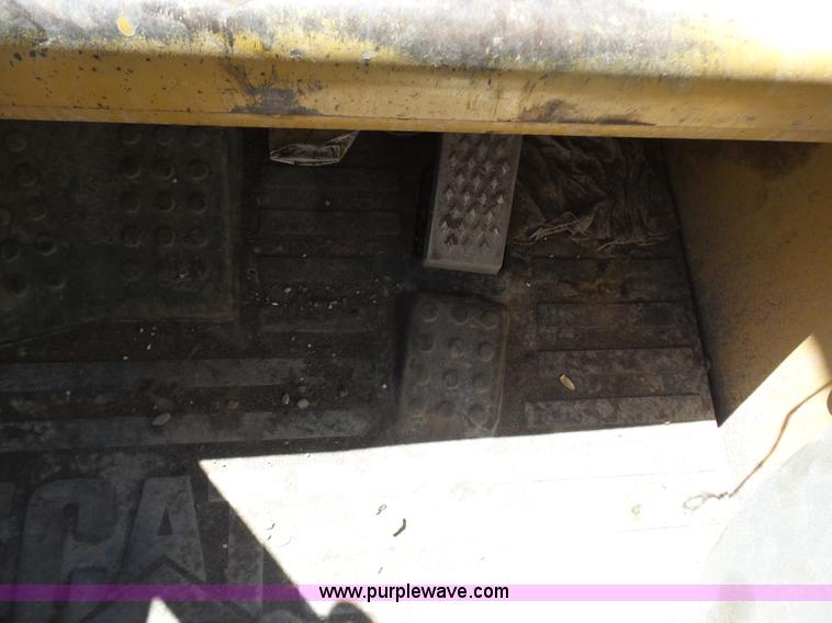 image for item L3161 2003 Caterpillar 277 skid steer