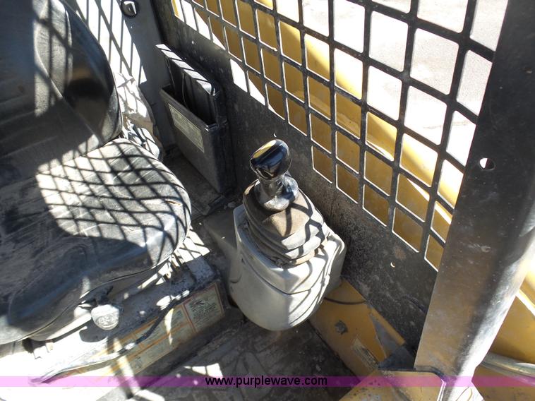 image for item L3161 2003 Caterpillar 277 skid steer