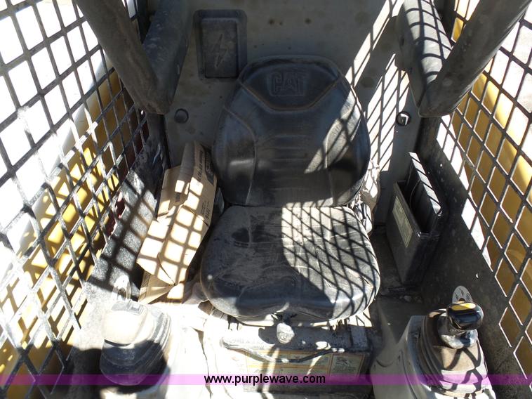 image for item L3161 2003 Caterpillar 277 skid steer