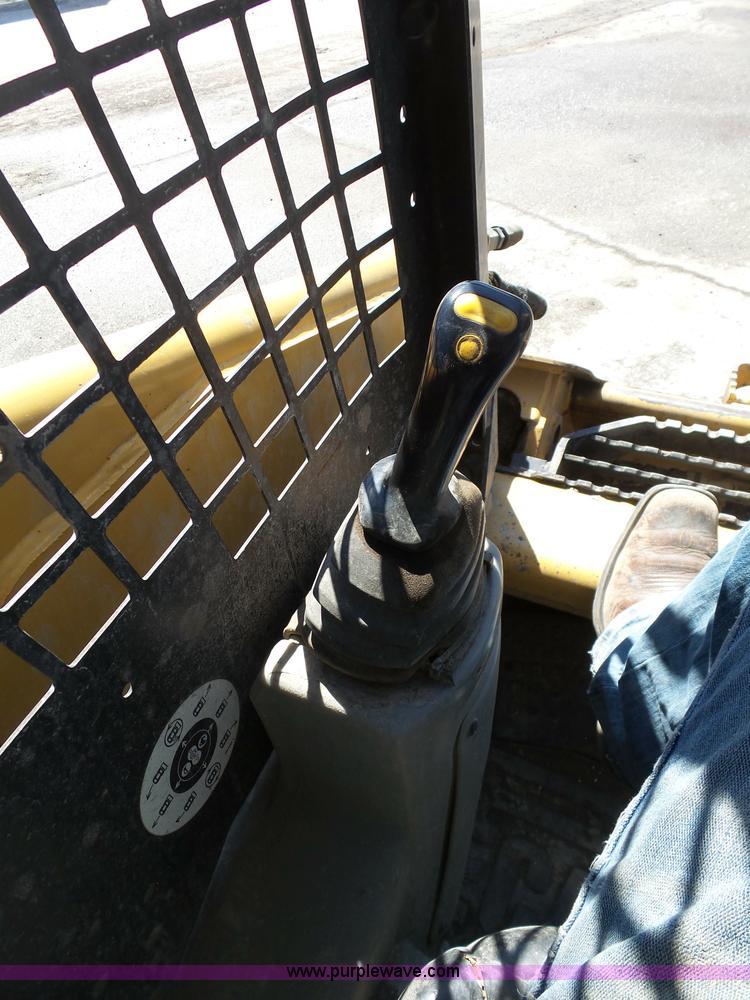 image for item L3161 2003 Caterpillar 277 skid steer