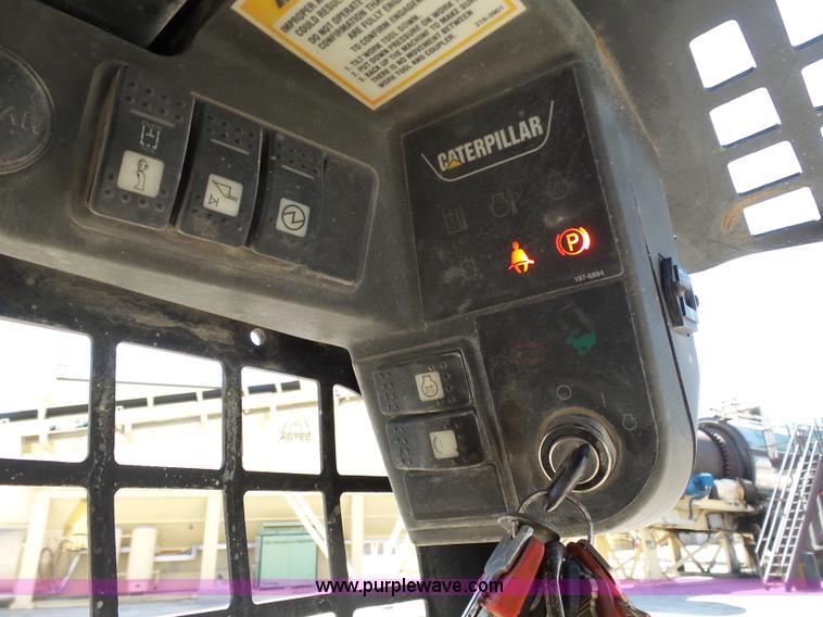 image for item L3161 2003 Caterpillar 277 skid steer