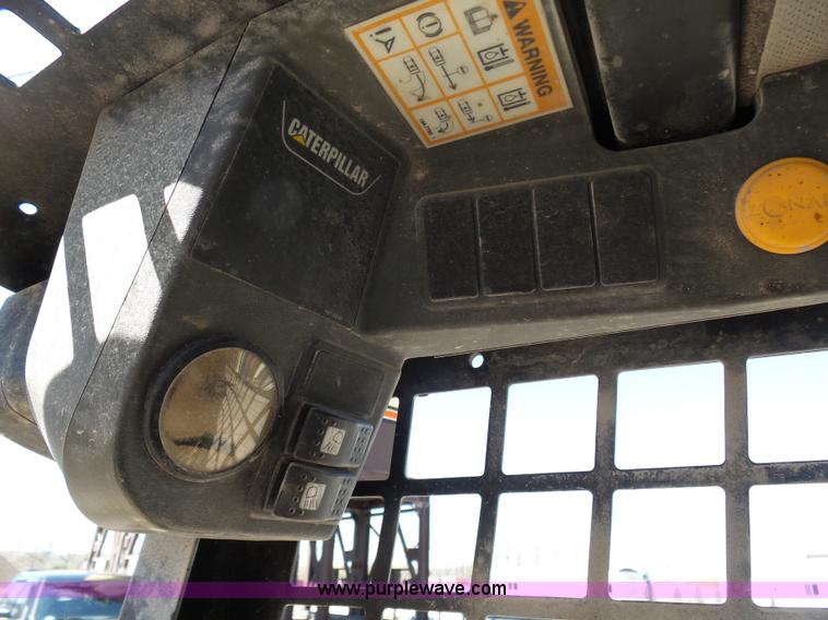 image for item L3161 2003 Caterpillar 277 skid steer