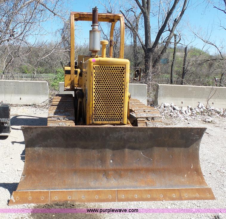 image for item L3162 International TD-8 Series E dozer
