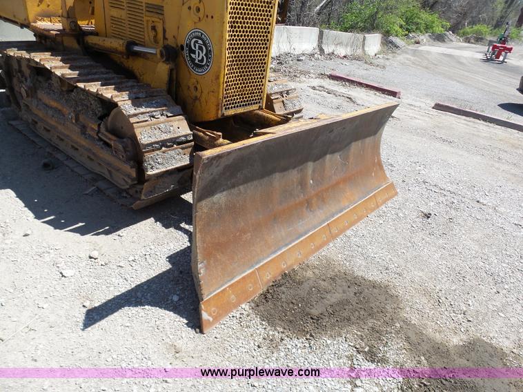 image for item L3162 International TD-8 Series E dozer