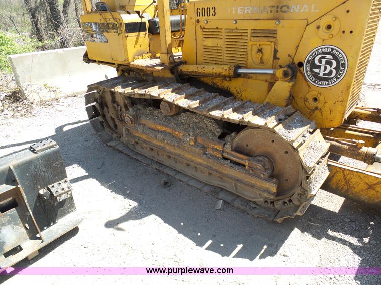 image for item L3162 International TD-8 Series E dozer