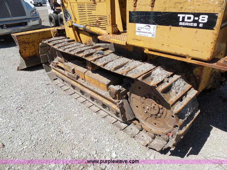 image for item L3162 International TD-8 Series E dozer