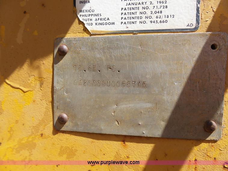 image for item L3162 International TD-8 Series E dozer