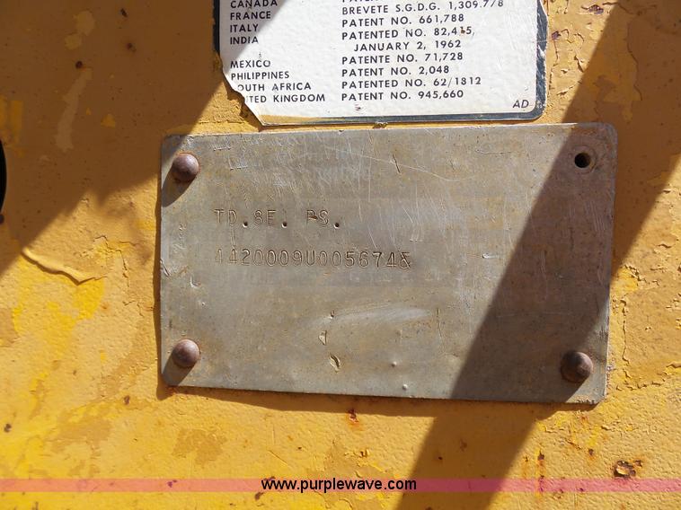 image for item L3162 International TD-8 Series E dozer