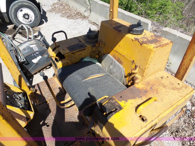 image for item L3162 International TD-8 Series E dozer