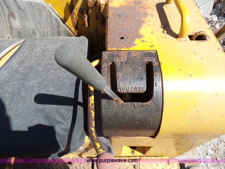 image for item L3162 International TD-8 Series E dozer