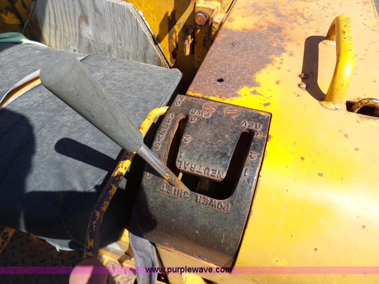 image for item L3162 International TD-8 Series E dozer