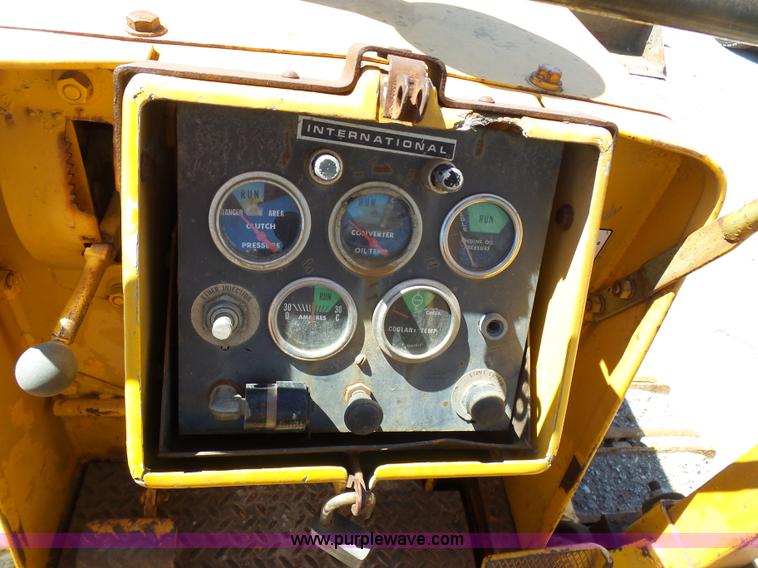 image for item L3162 International TD-8 Series E dozer