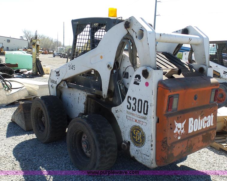 image for item L3163 2004 Bobcat S300 skid steer