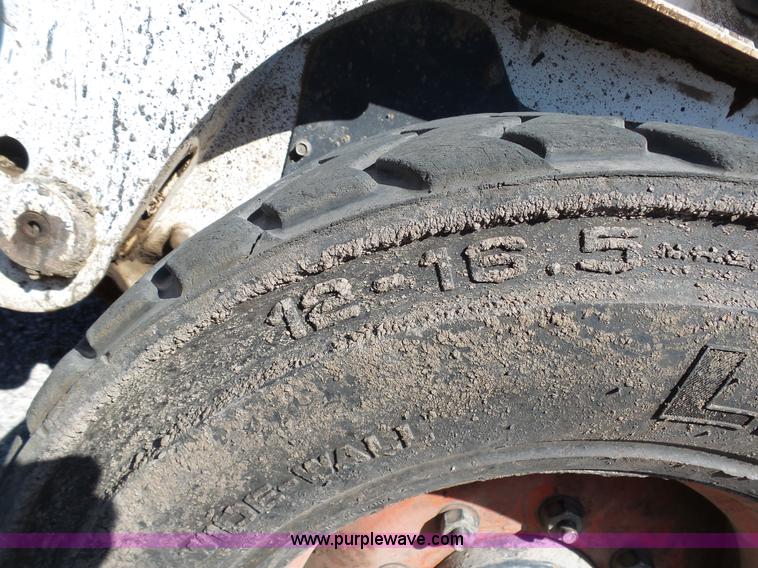 image for item L3163 2004 Bobcat S300 skid steer