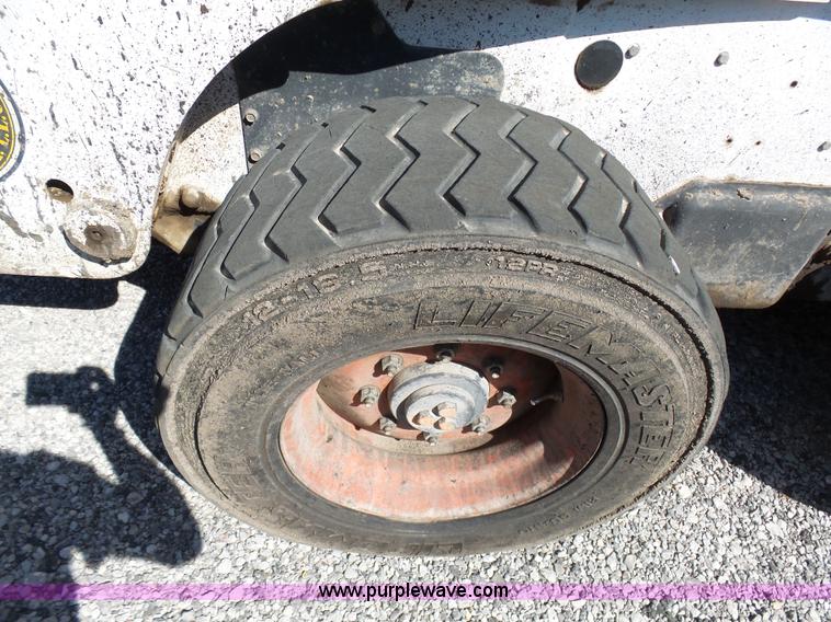image for item L3163 2004 Bobcat S300 skid steer
