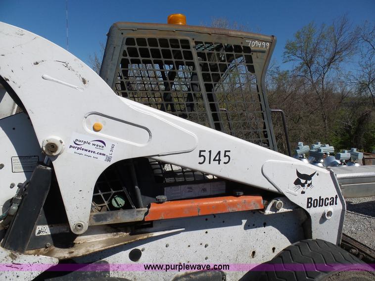 image for item L3163 2004 Bobcat S300 skid steer