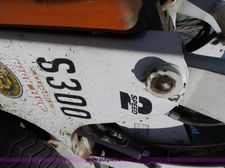 image for item L3163 2004 Bobcat S300 skid steer