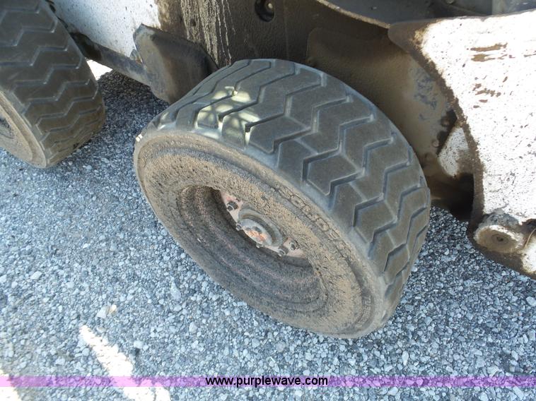 image for item L3163 2004 Bobcat S300 skid steer