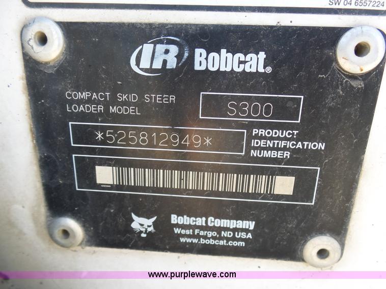 image for item L3163 2004 Bobcat S300 skid steer