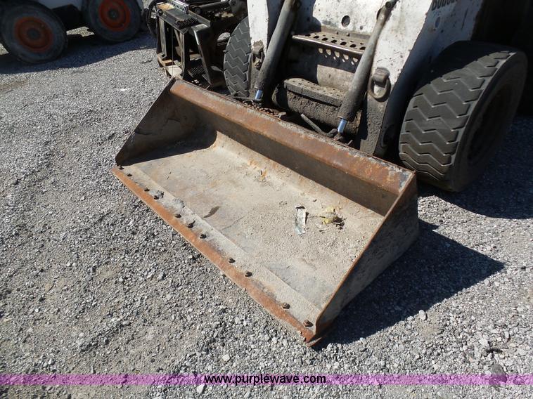 image for item L3163 2004 Bobcat S300 skid steer