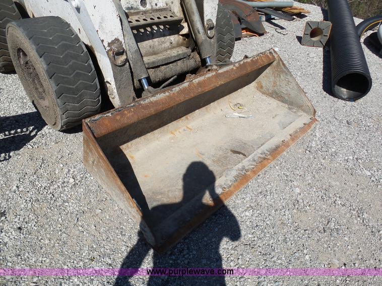 image for item L3163 2004 Bobcat S300 skid steer