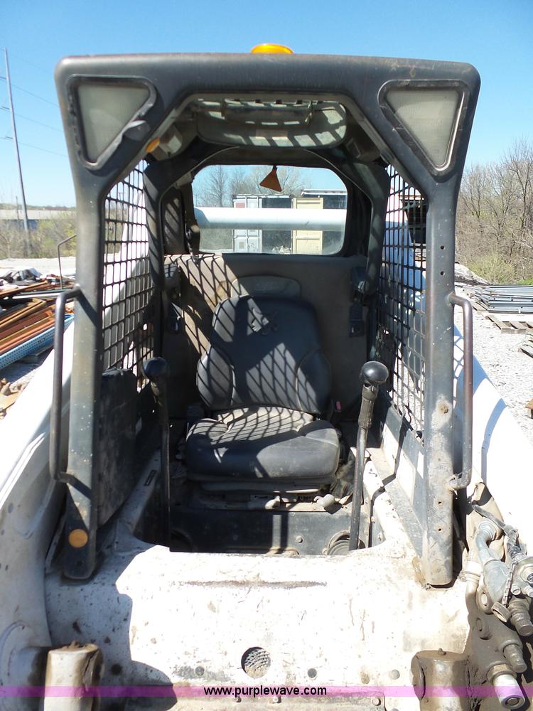 image for item L3163 2004 Bobcat S300 skid steer
