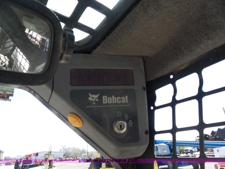 image for item L3163 2004 Bobcat S300 skid steer