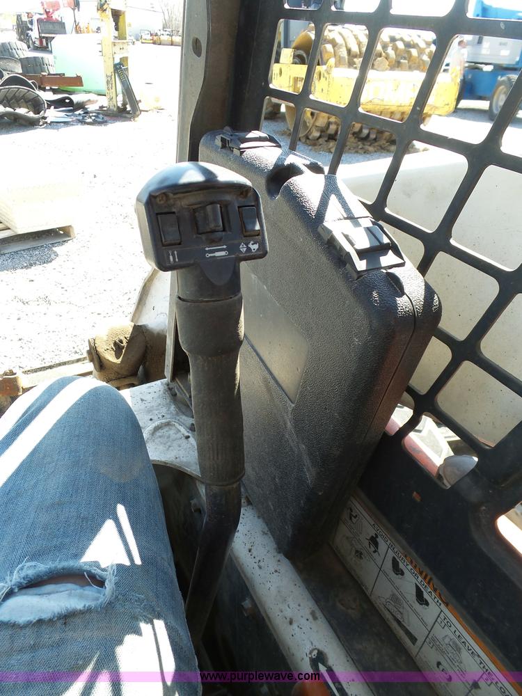 image for item L3163 2004 Bobcat S300 skid steer
