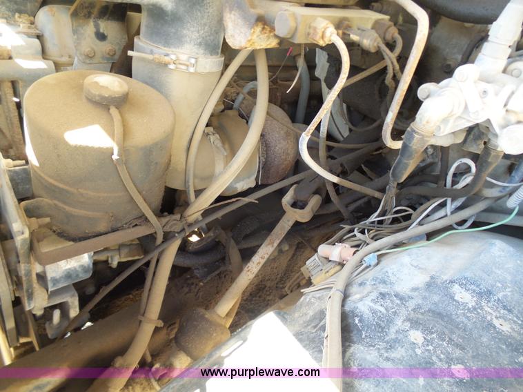 image for item L3167 1987 Ford F800 water truck