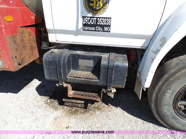 image for item L3167 1987 Ford F800 water truck