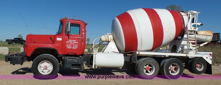 image for item L5495 1998 Mack DM600K mixer truck