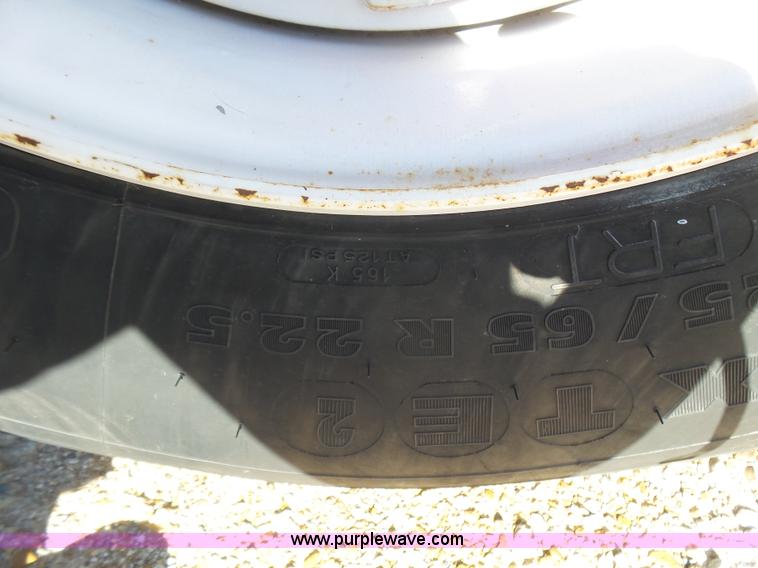 image for item L5495 1998 Mack DM600K mixer truck