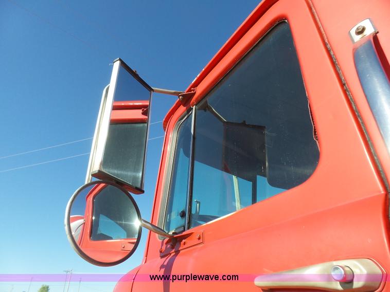 image for item L5495 1998 Mack DM600K mixer truck