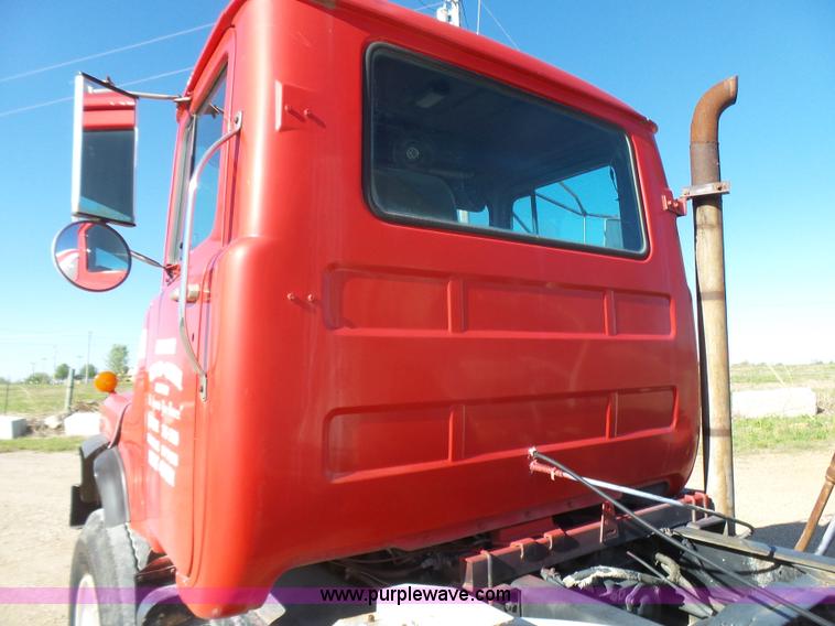 image for item L5495 1998 Mack DM600K mixer truck