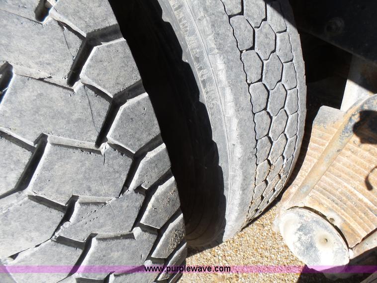 image for item L5495 1998 Mack DM600K mixer truck