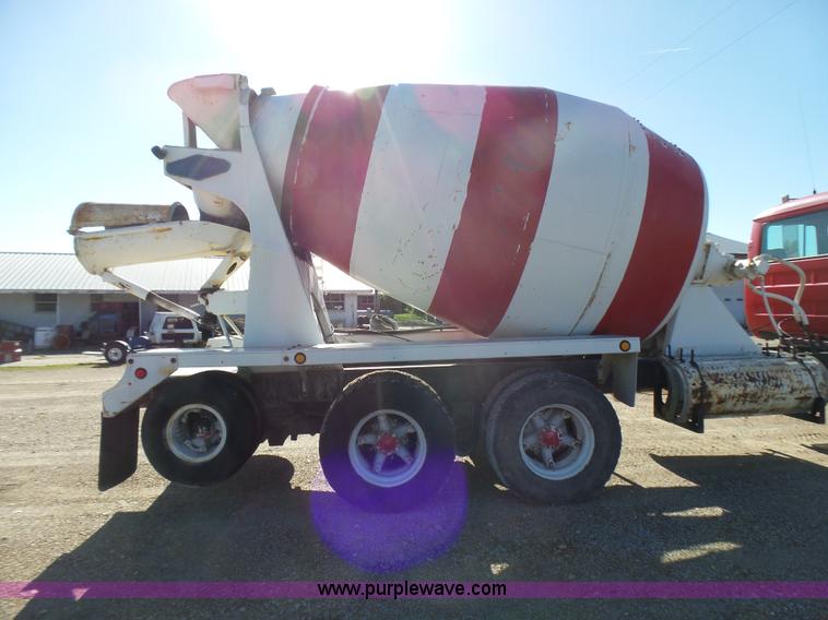 image for item L5495 1998 Mack DM600K mixer truck