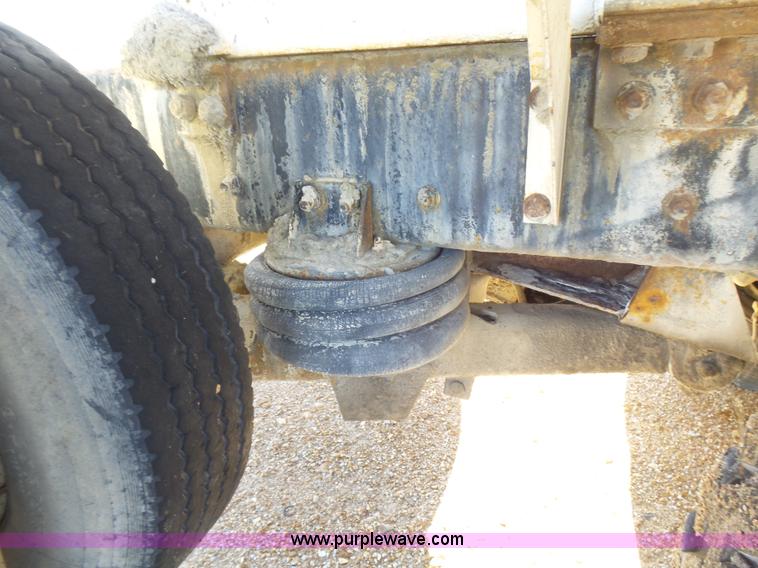 image for item L5495 1998 Mack DM600K mixer truck